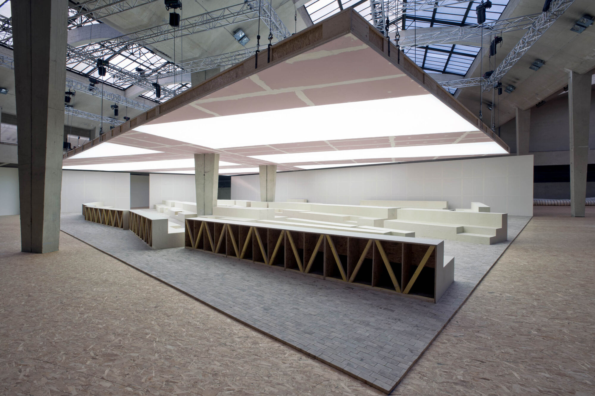 Celine Runway Show Fall Winter 13 14 Casper Mueller Kneer Architects Copyright Valerie Bennett 2013 61 1