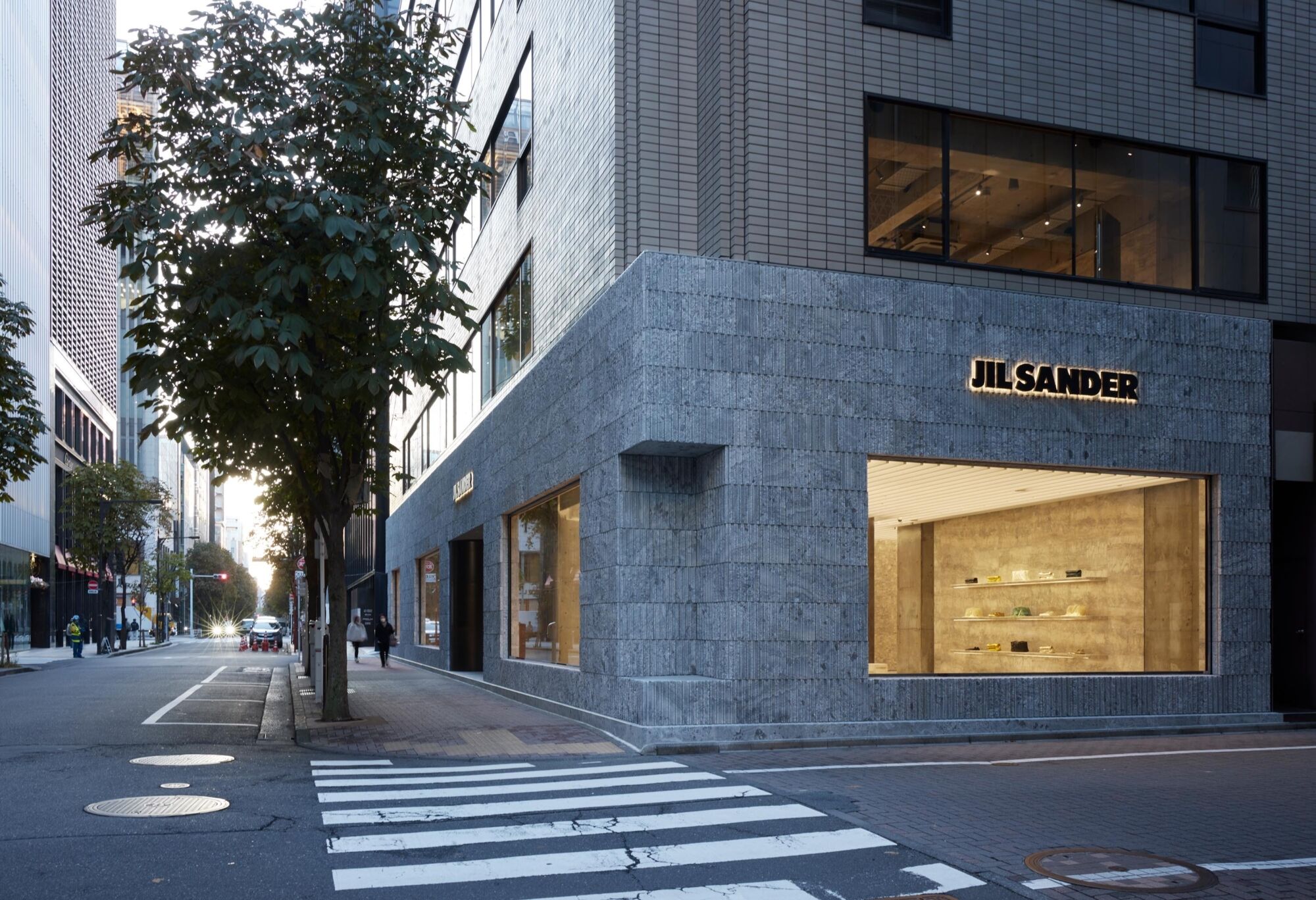 Jil Sander Ginza Casper Mueller Kneer Architects Copyright Paul Riddle E0 A3175