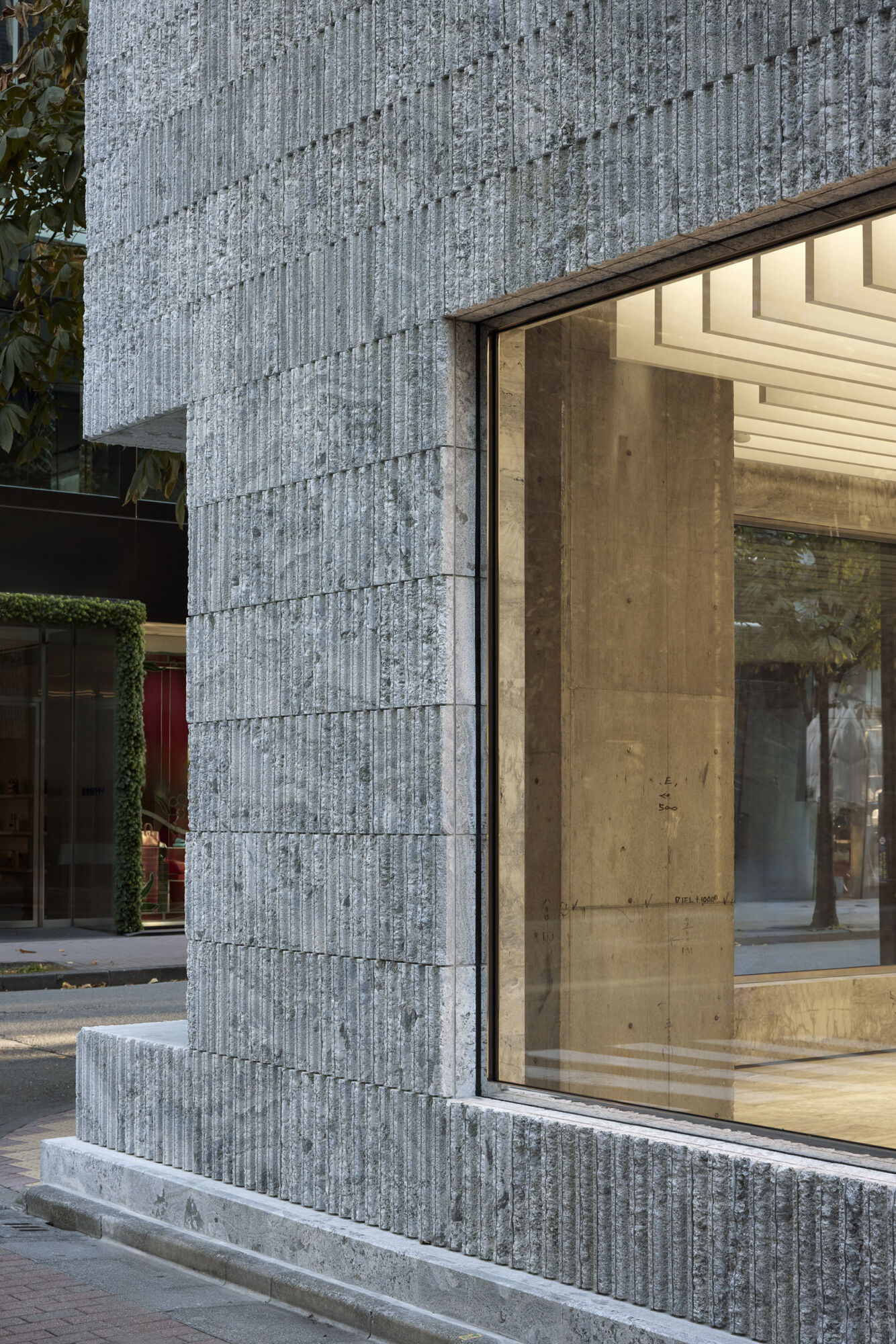 Jil Sander Ginza Casper Mueller Kneer Architects Copyright Paul Riddle E0 A3928