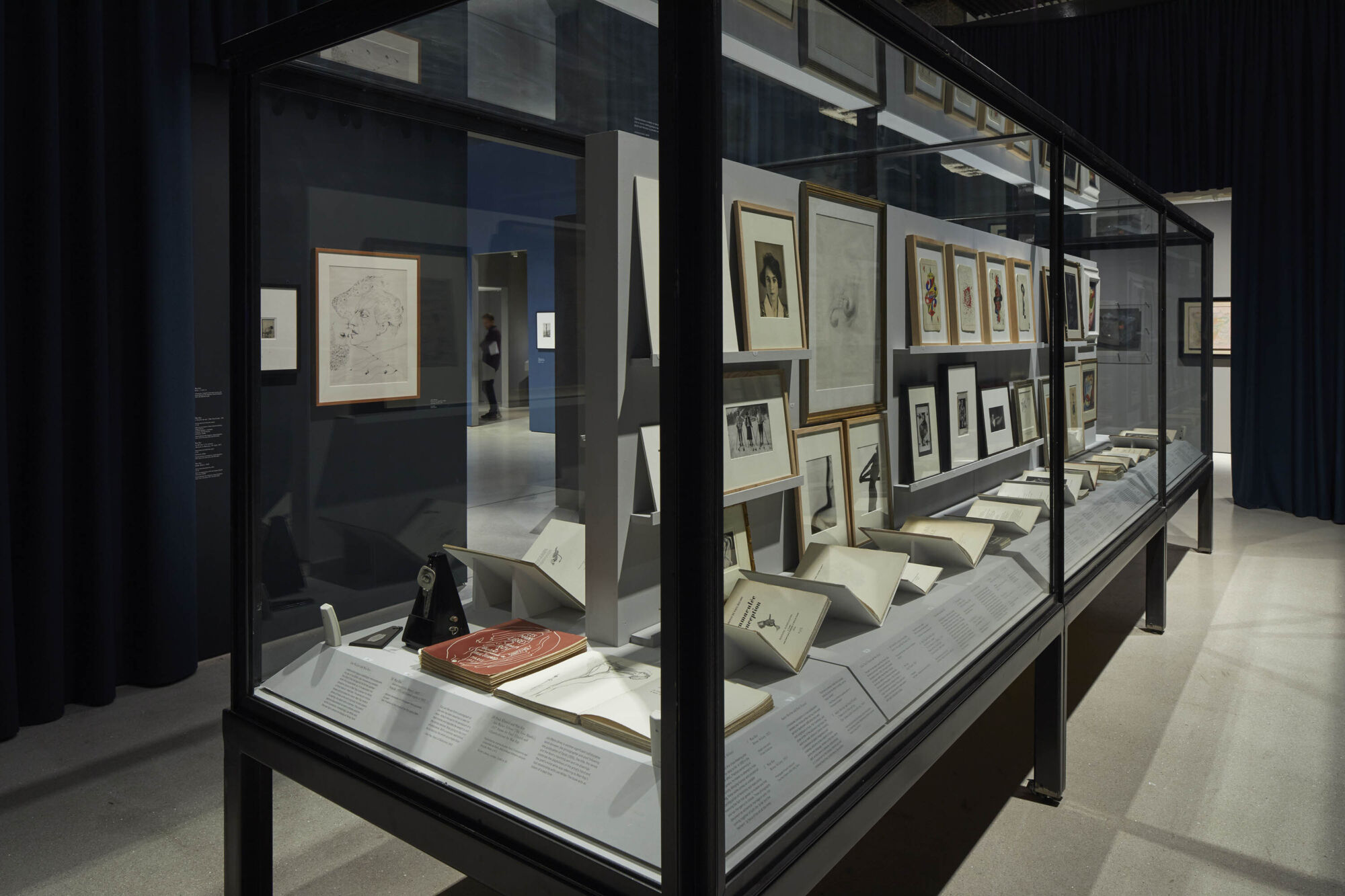 Modern Couples Exhibition Barbican Casper Mueller Kneer Architects Copyright Paul Riddle 89 A3302