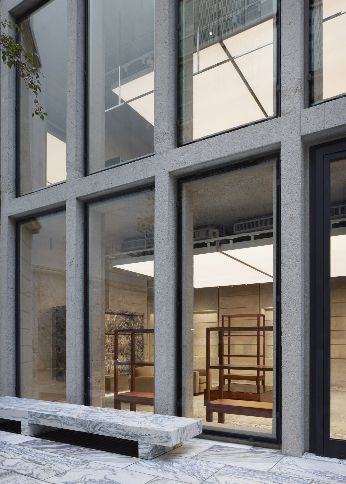 Saint Laurent Avenue Montaigne Paris Casper Mueller Kneer Architects Copyright Paul Riddle 0057