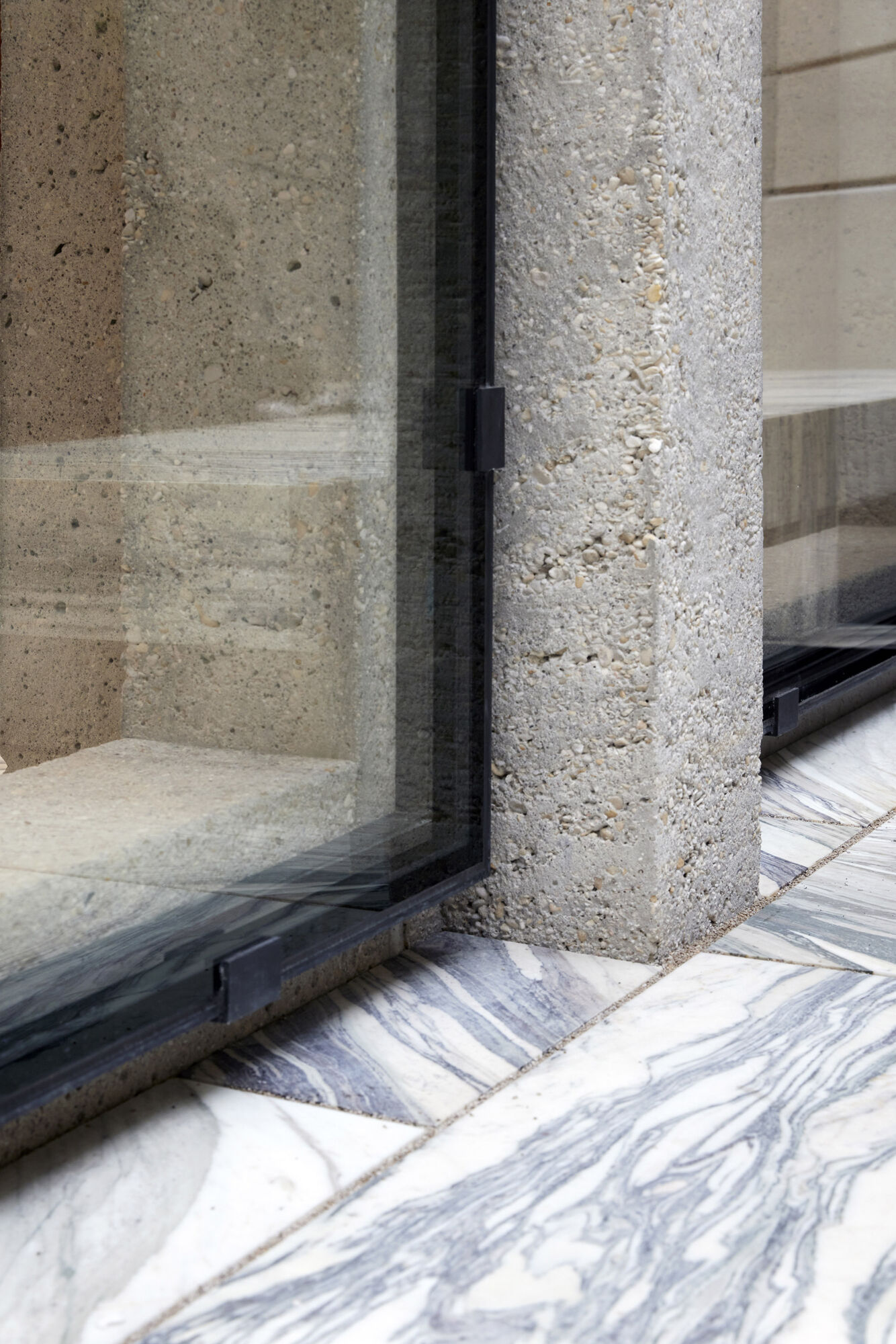 Saint Laurent Avenue Montaigne Paris Casper Mueller Kneer Architects Copyright Paul Riddle 0100