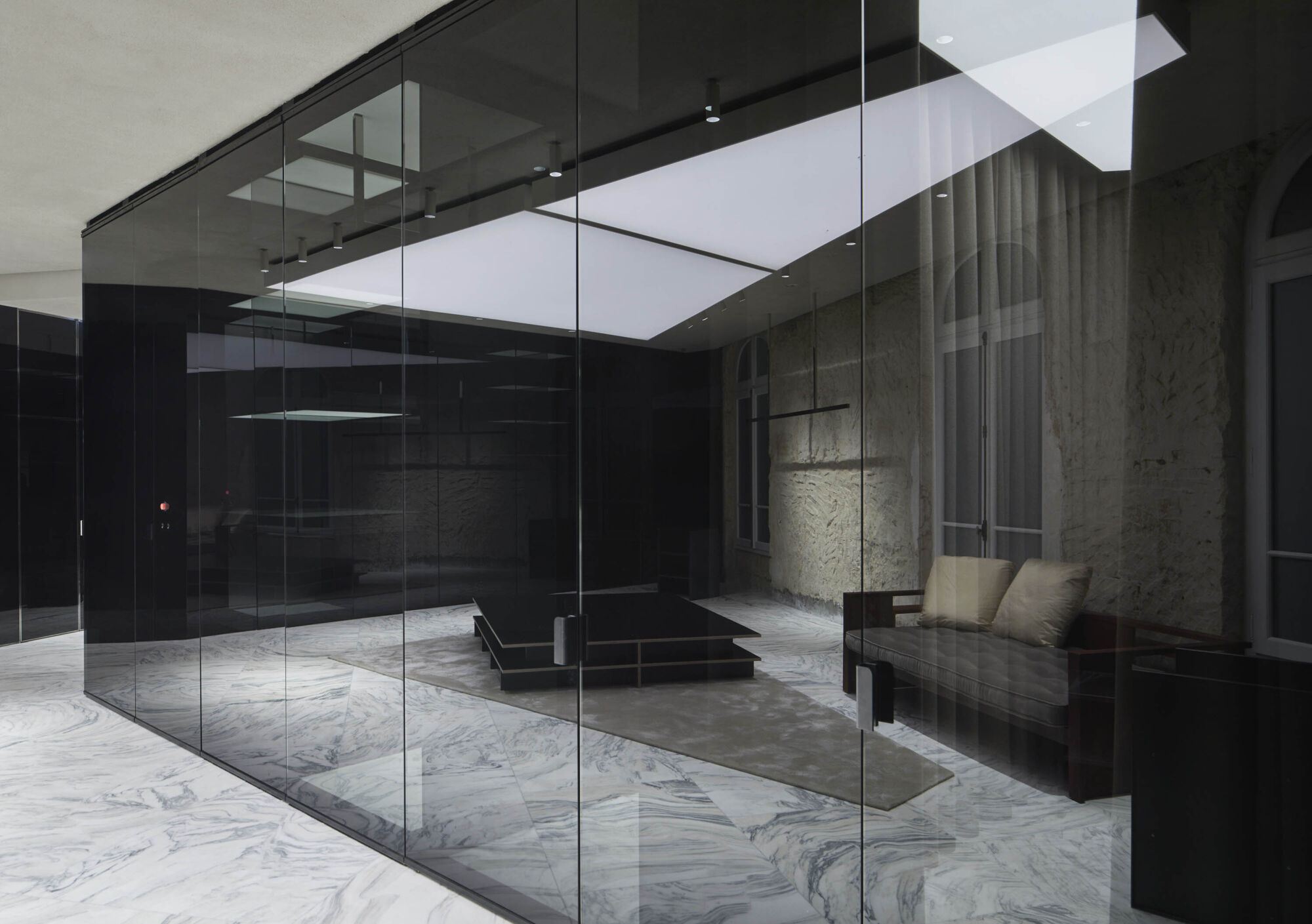 Saint Larent Concept Store Champs Elysees Casper Mueller Kneer Architects Copyright Paul Riddle 89 A2733