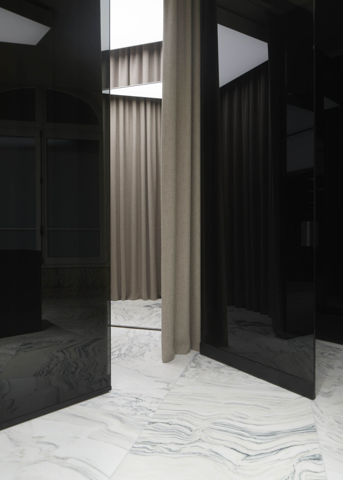 Saint Larent Concept Store Champs Elysees Casper Mueller Kneer Architects Copyright Paul Riddle 89 A4167