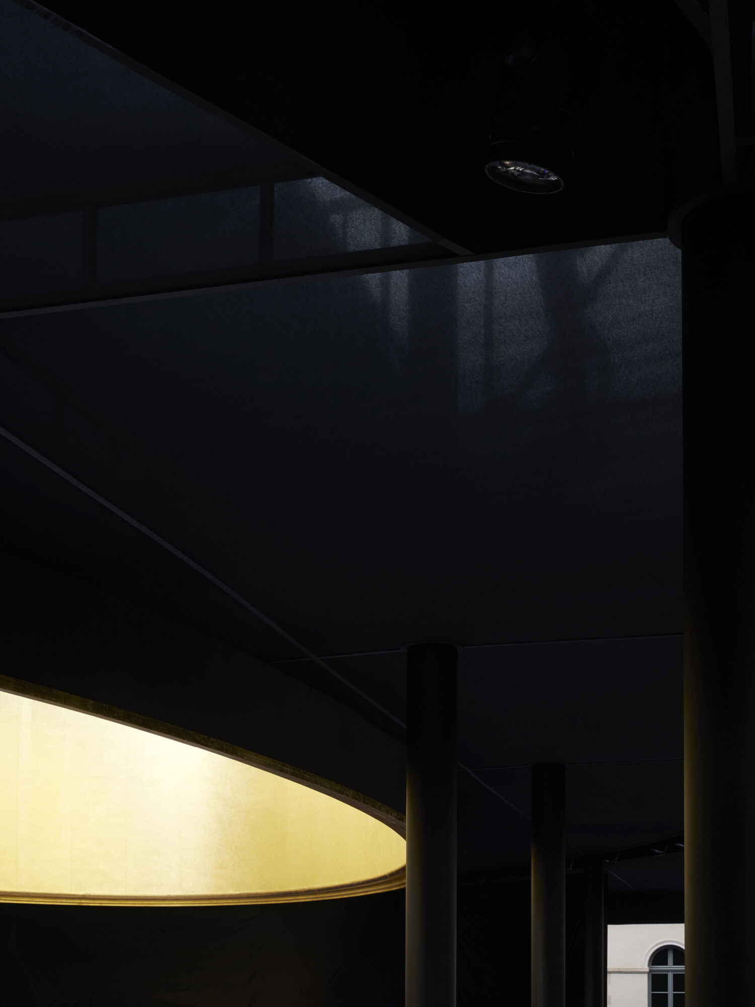 Saint Laurent Runway Show Womens Spring Summer 25 Casper Mueller Kneer Architects Copyright Paul Riddle 0009